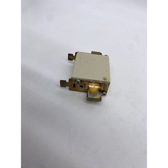 SIBA Ultra Rapid URM Fuse Inserts Fuse Left 50A 700V 690V 3 Pack NEW - Picture 5 of 5